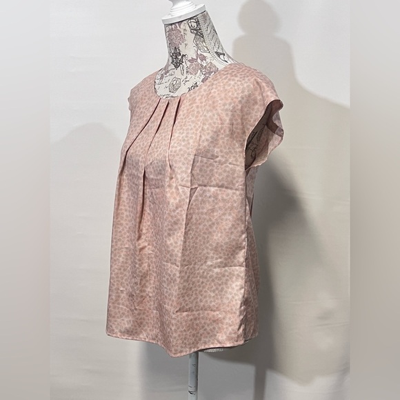 🛍️VIOLET & CLAIRE Soft‎ peach with gray dot pattern top size M. - Picture 4 of 13